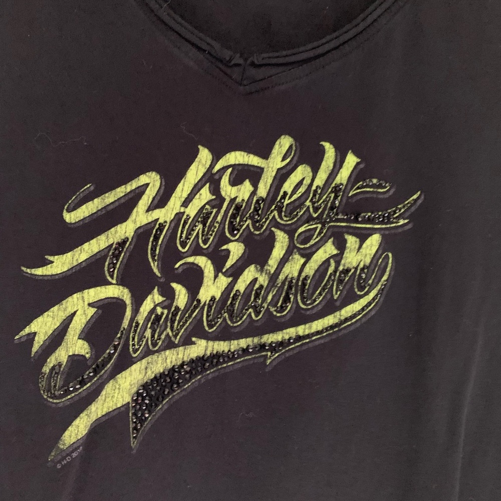 Harley-Davidson Blk T-Shirt w/ sparkly green/silver graphics. Perfect condition.